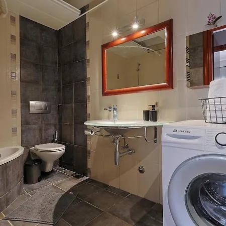 John's Luxury