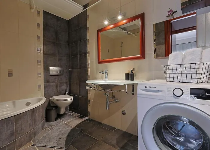 John's Luxury
