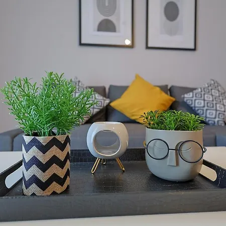 John's Luxury Paralía