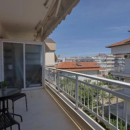 John's Luxury Paralía