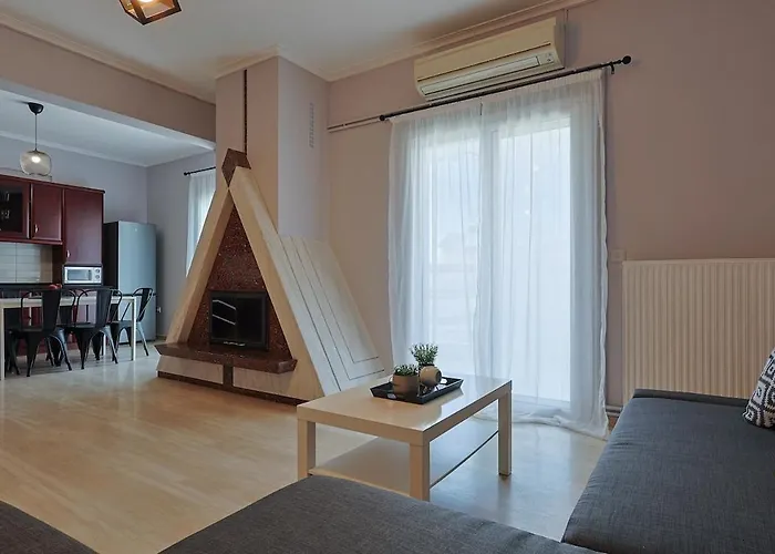 John's Luxury Paralía